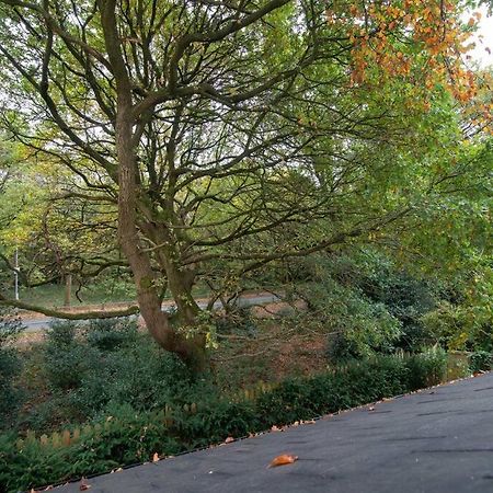 Villa Luxury Coach House Next To Woodland In Knutsford Extérieur photo